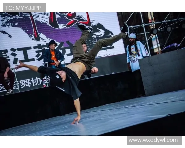武汉滑板队在世界街舞大赛中的力量与激情展现全场瞩目